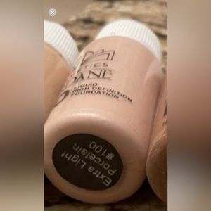Foundation, extra light porcelain